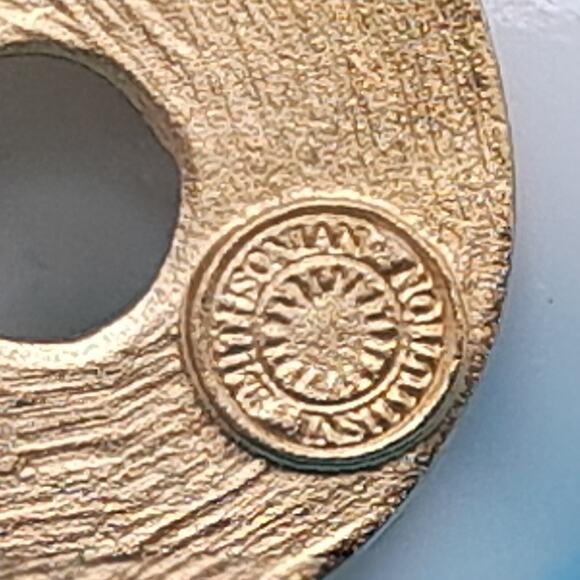 Smithsonian Institution Anchor Brooch Pendant, Gold Tone, 2 1/2 Inches - Picture 5 of 10